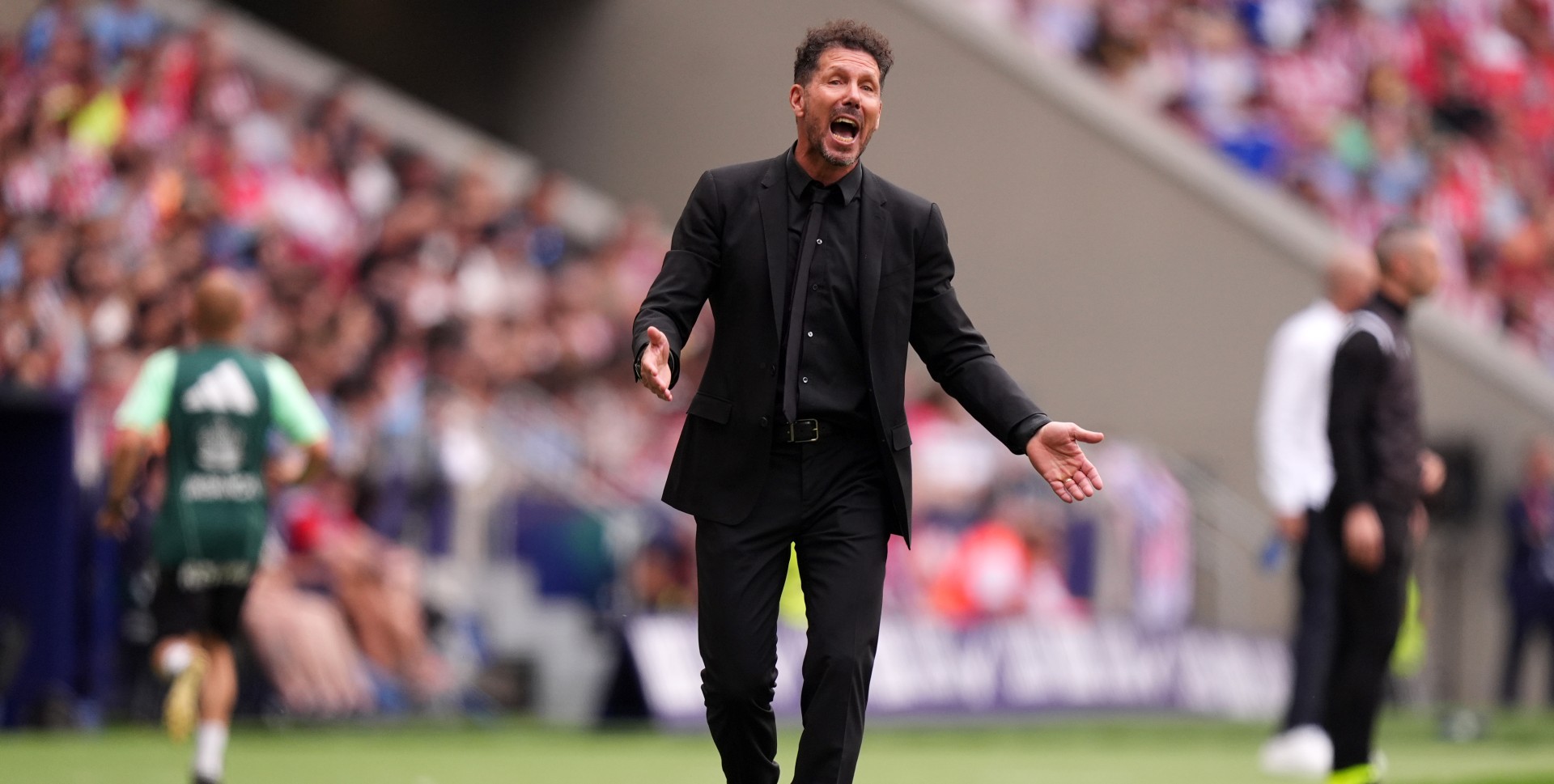 Diego Simeone établit un record en Liga alors que l'Atletico Madrid se rapproche de la place en Ligue des champions