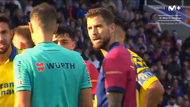 «Il ne vous voit pas» – Les caméras de télévision captent les raisons pour lesquelles le penalty de Barcelone n’a pas été accordé