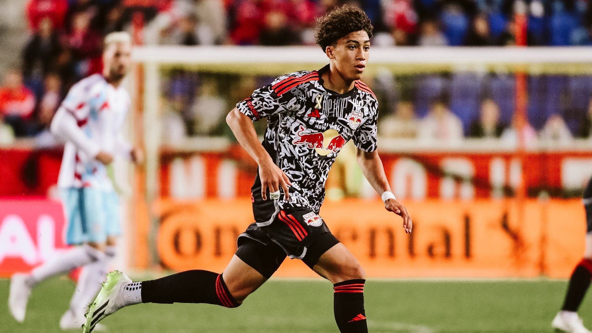 Barcelone et le Real Madrid ont été crédités avec intérêt pour MLS Wonderkid, 16 ans,