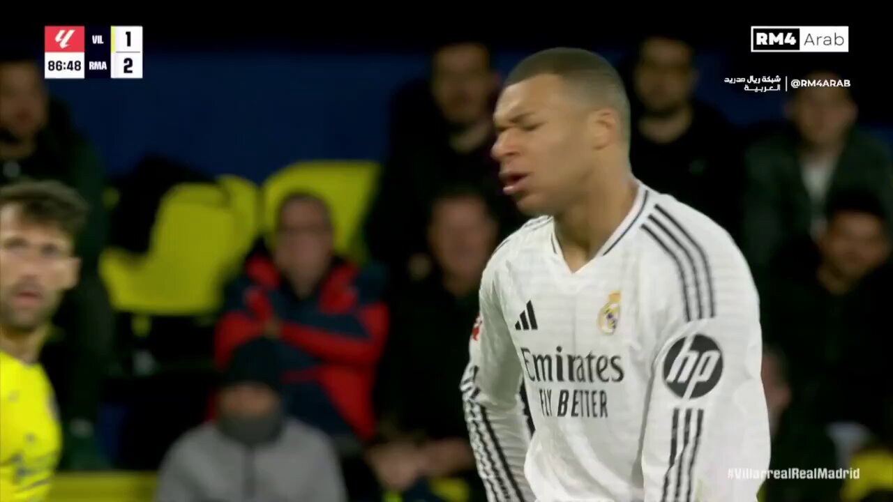 REGARDER: Kylian MBAPPE FWEMES AU REAL MADRID CAMEAT OFR OFFERT TRICK CHOCK